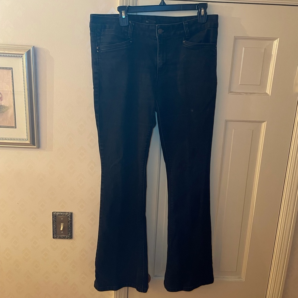 💥White House Black Market Black Jeans💥